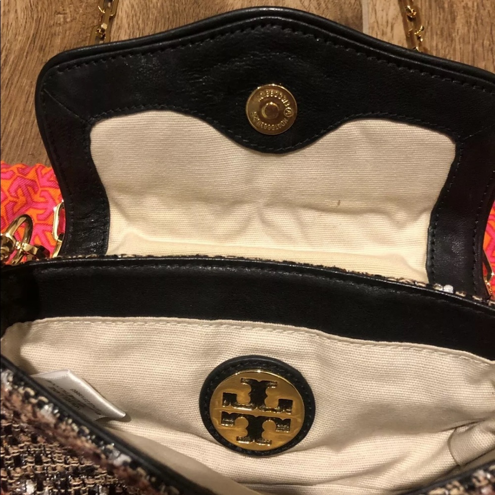SOLD✅ TORY BURCH $250 Tory chain shoulder Mini bag - Picture 5 of 10